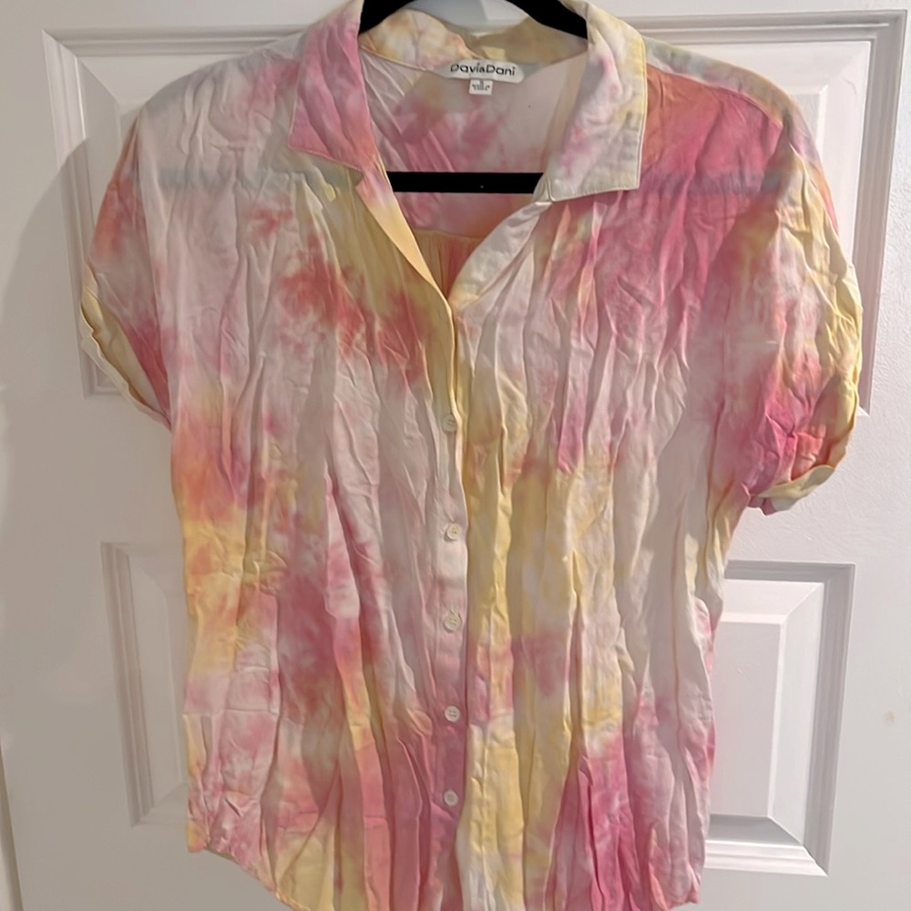Davi&Dani Tie-Dye Pink and Yellow Short Sleeve Button Down Shirt 👚